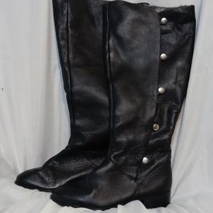 Black Twiggy Fur-lined Snap-Up Boots!